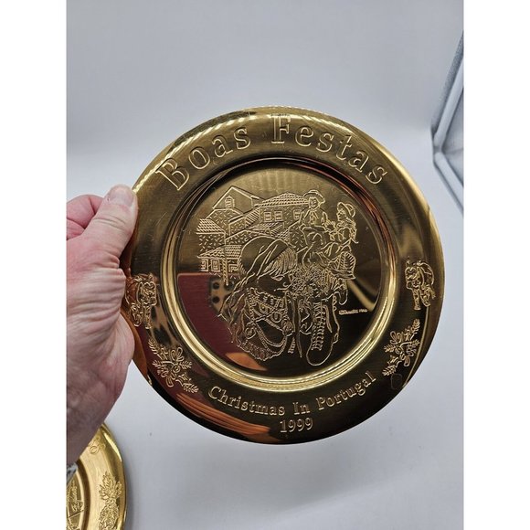 Dirilyte Gold Metal Christmas Plates Russia, Portugal & Australia Vintage Rare - Picture 10 of 12